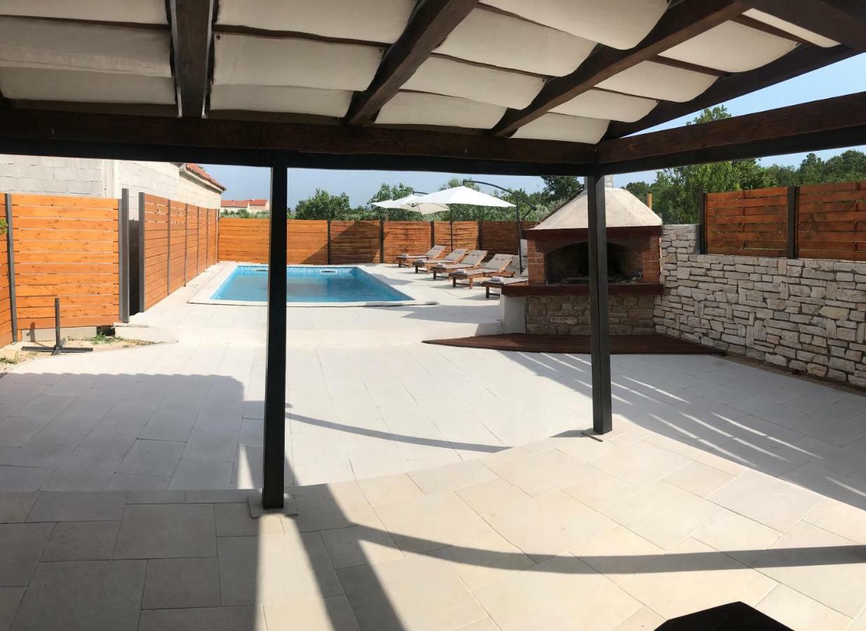 Apartments Malic Pridraga Exterior photo